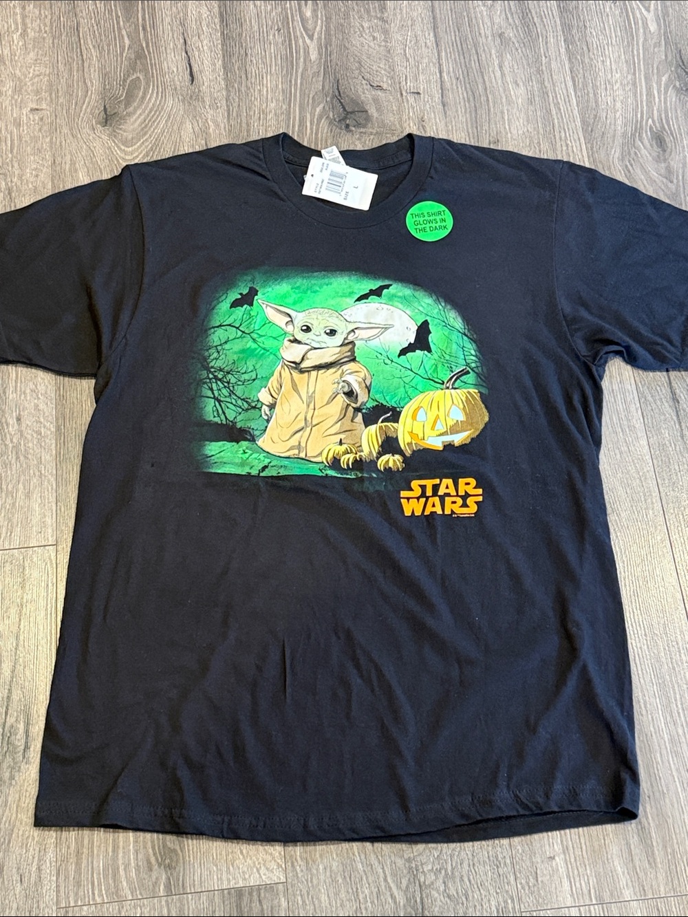 Glow-In-The-Dark Star Wars Baby Yoda Grogu Graphic Tee - Black & Green